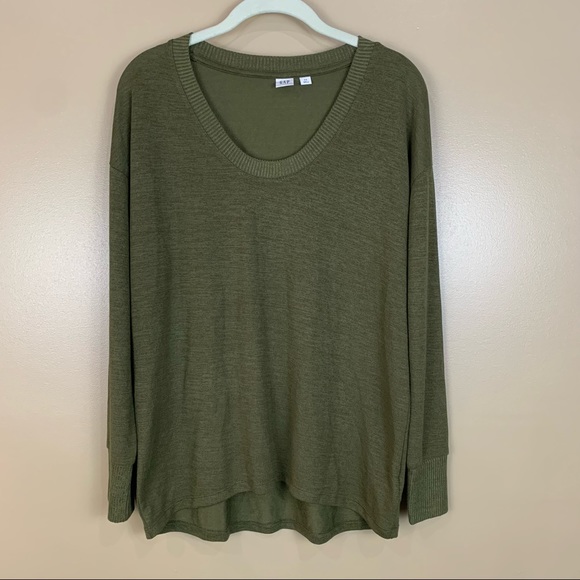 GAP Sweaters - Gap Olive Green Long Sleeve Lightweight Scoop Neck Sweater XS Goblin Capsule